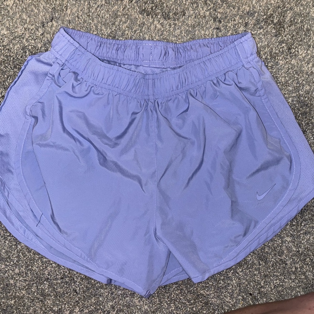 NIKE DRY FIT SHORTS.